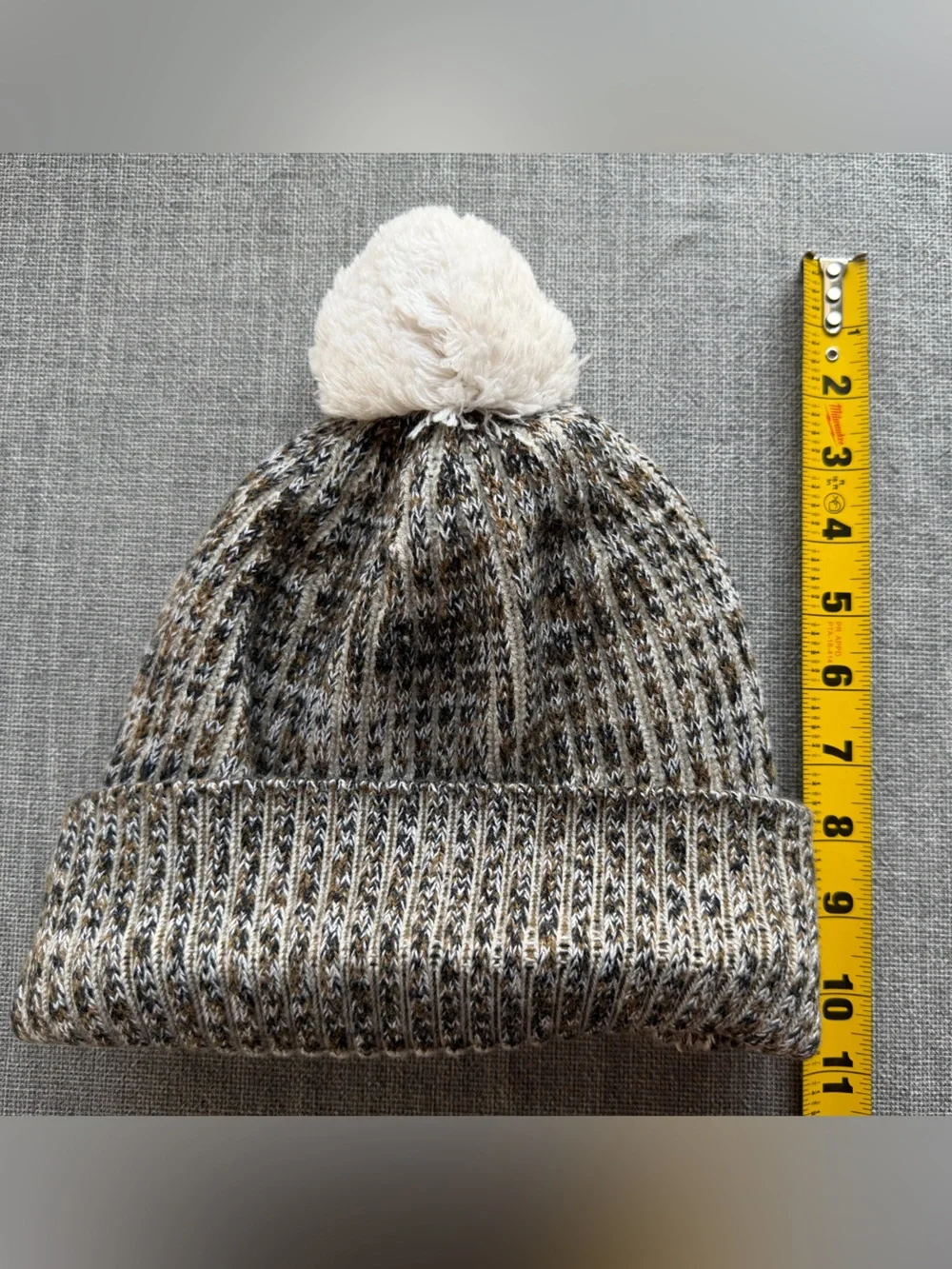 lululemon Gray Cream Cable Knit Pom Beanie Hat & Matching Mittens Set US XS/S/OS